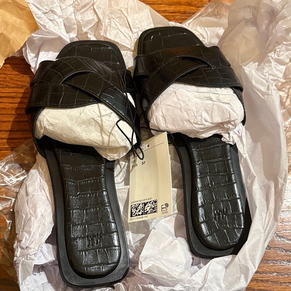 H&M Black Croc-Embossed Sandals